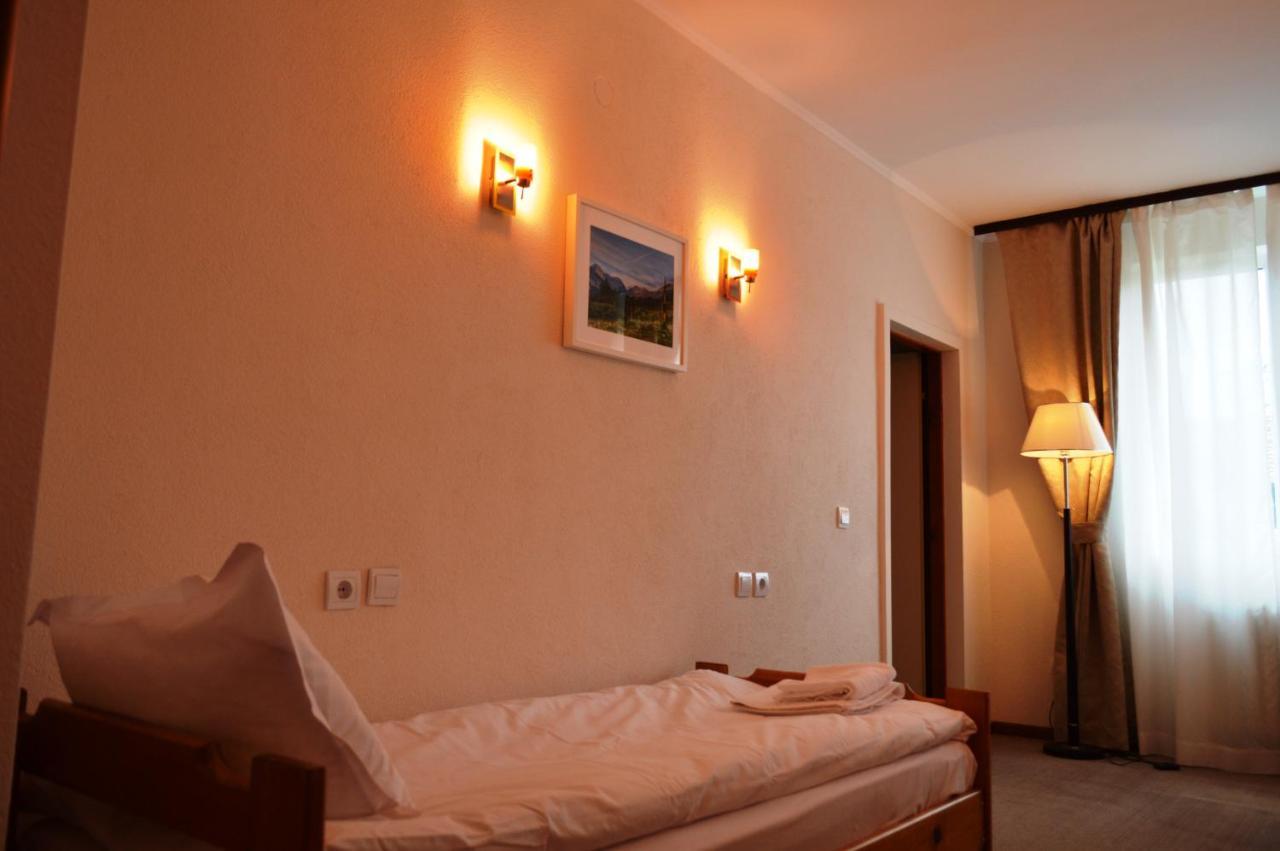 Hotel Horizont Dobrinishte Esterno foto
